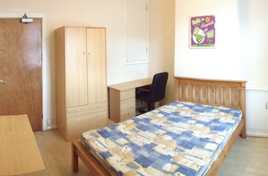 Lamcote Grove, Trent bridge, Nottingham - Image 2